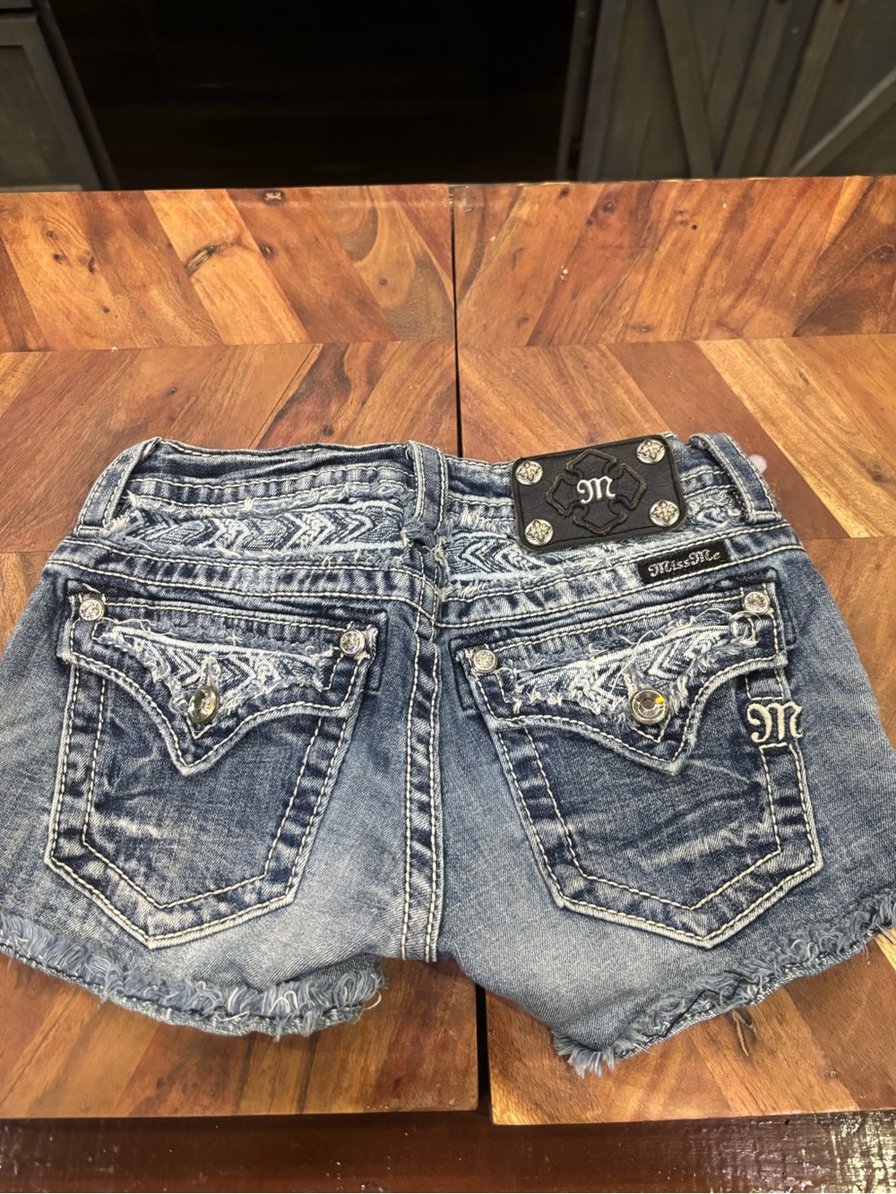 Miss Me Indigo & White Aztec-Print Denim Cutoff Shorts - Picture 2 of 2
